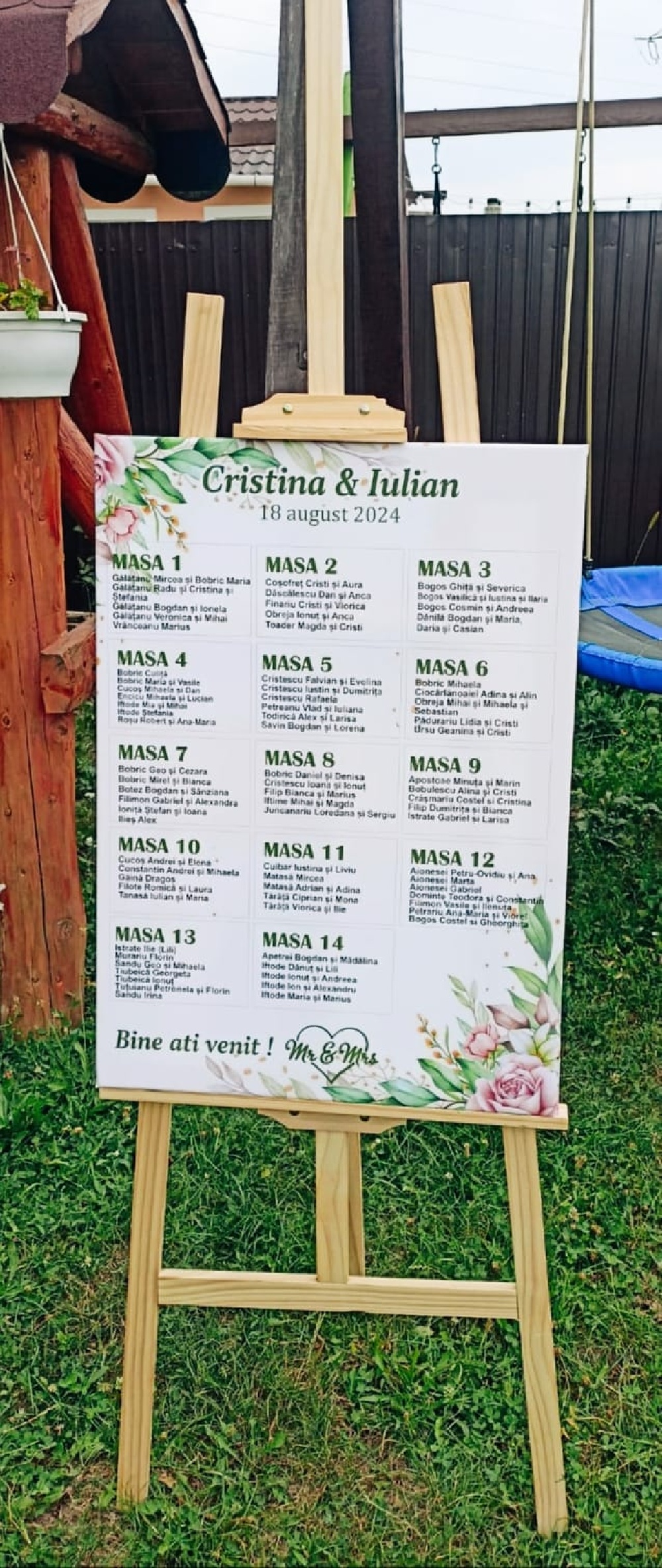 Șevalet Personalizat cu Planul Meselor pentru Nuntă - nume invitati